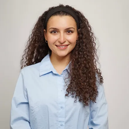 Aya Kabrit